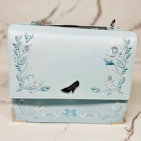 Loungefly Disney Princess Cinderella Shimmer Crossbody Embroidered Bag - Picture 16 of 16
